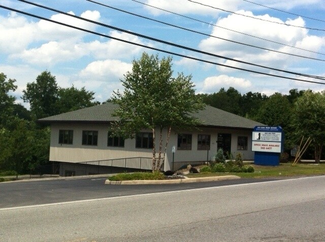 More Photos Of 466 E Main St, Middletown Medical For Lease