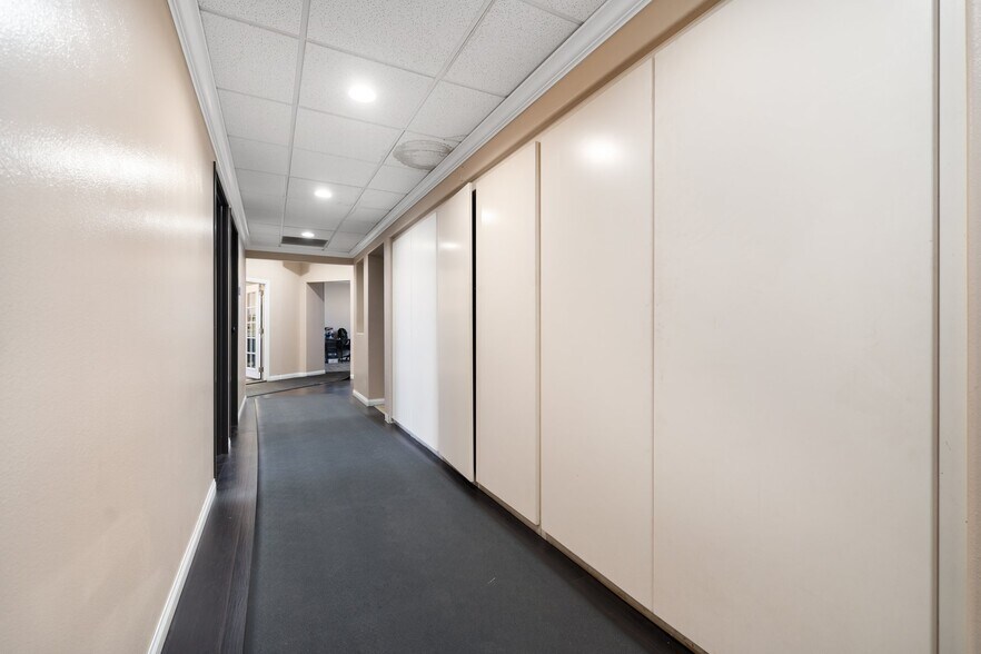 More Photos Of 9920 Arlington Ave, Riverside Warehouse For Sale