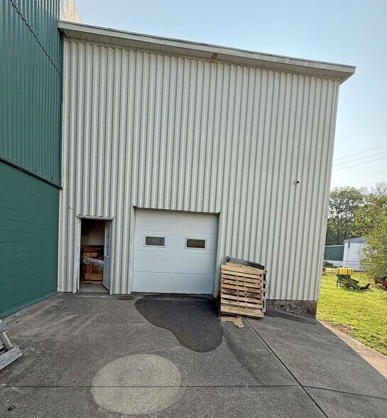 More Photos Of 230 N Gratz St, Midway Storefront Retail Office For Sale