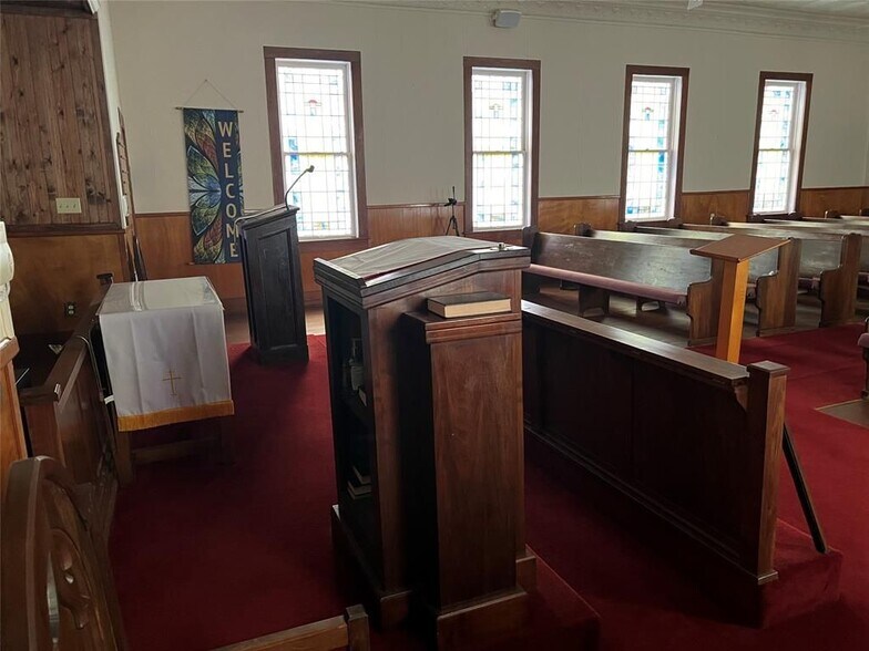 More Photos Of 102 E Main St, Cumby Religious Facility For Sale