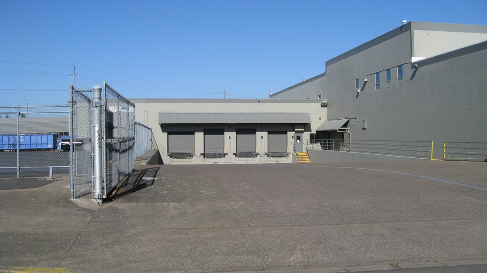 More Photos Of 1400 Cross St, Eugene Refrigeration Cold Storage For Lease