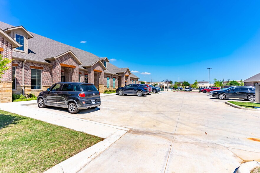 More Photos Of 3909 Long Prairie Rd, Flower Mound Medical For Lease