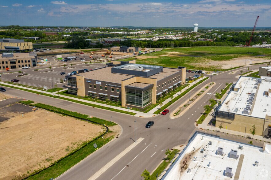 More Photos Of 237 Radio Dr, Woodbury Medical For Lease