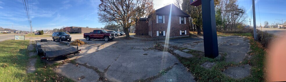 More Photos Of 1444 E Green Bay St, Shawano Office For Lease