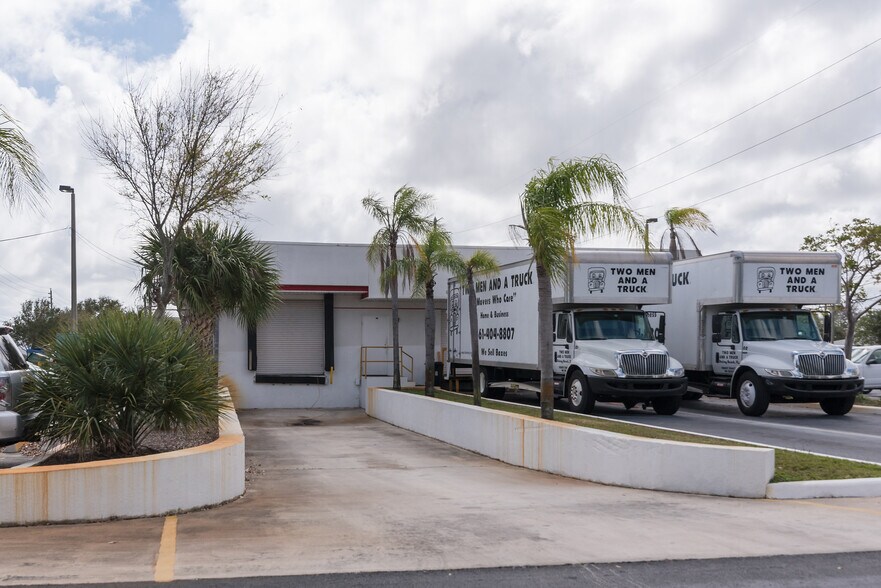 More Photos Of 1515 N Congress Ave, Delray Beach Warehouse For Lease