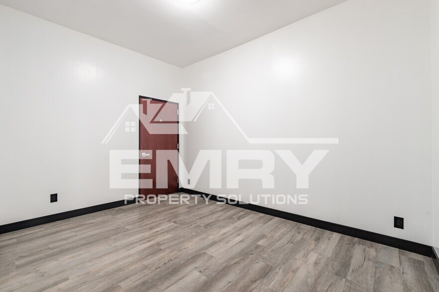 More Photos Of 942 S Gerhart Ave, Commerce Coworking Space