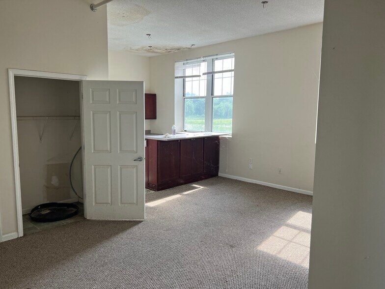 More Photos Of 205 S School Ave, Mahaska Apartments For Sale