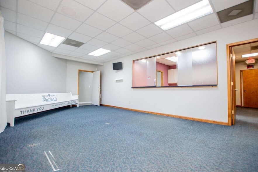 More Photos Of 809 W Bankhead Hwy, Villa Rica Office For Lease