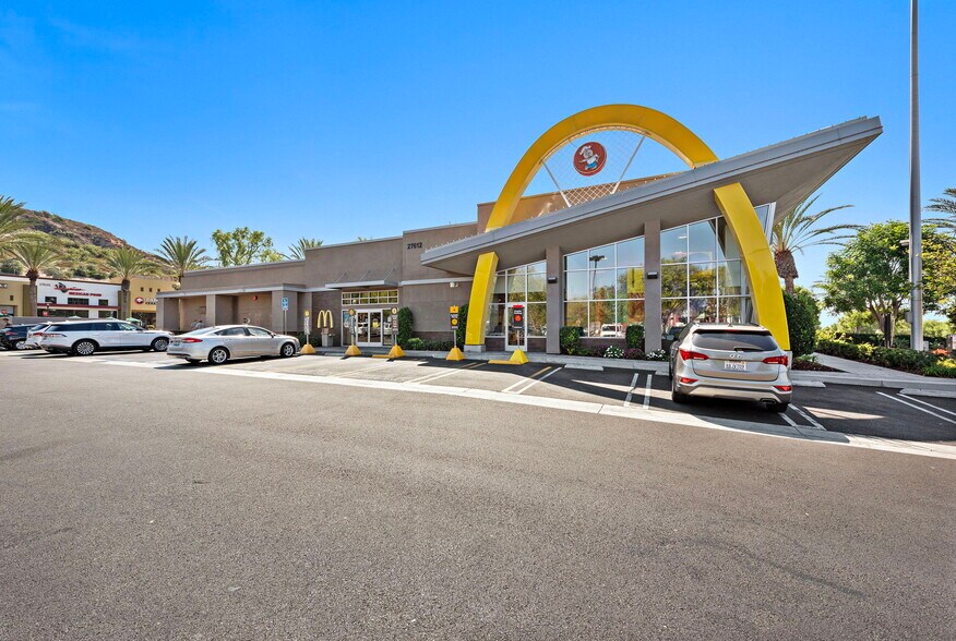 More Photos Of 27412 Antonio Pky, Ladera Ranch Storefront For Lease