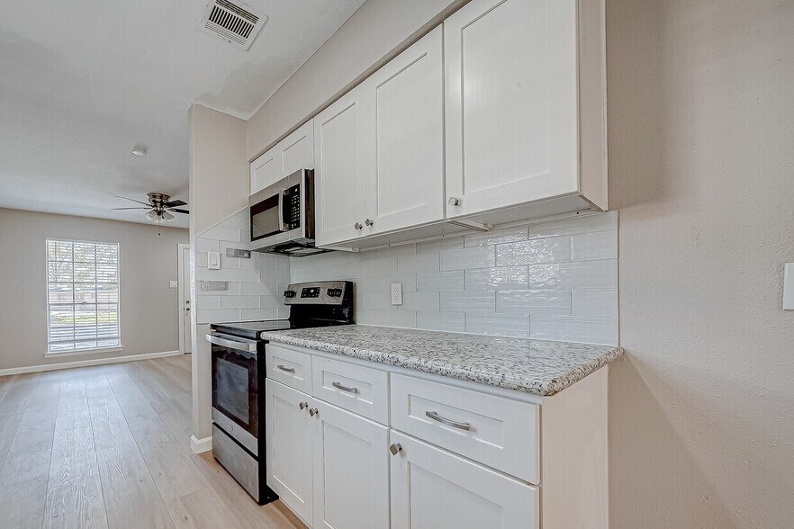 More Photos Of 7315 Housman, Houston Specialty For Sale