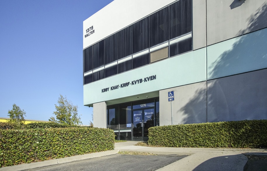 More Photos Of 1376 Walter St, Ventura Light Manufacturing For Lease