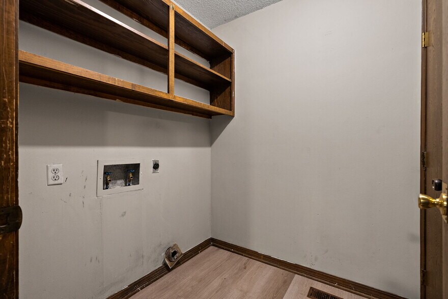 More Photos Of 2401 S 50th St, Fort Smith Apartments For Sale