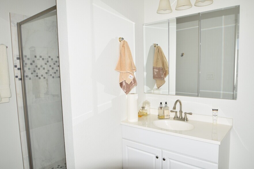 More Photos Of 3500 Executive Terminal Dr, Henderson Airplane Hangar For Sale