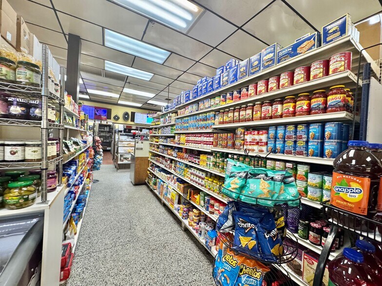 More Photos Of 560 Franklin Ave, Franklin Square Freestanding For Sale