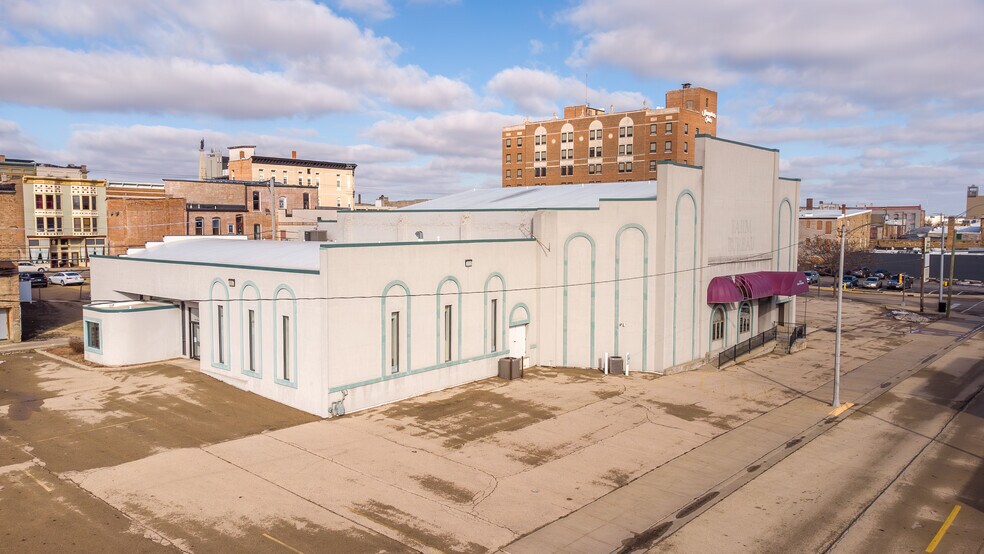 More Photos Of 210 W Spring St, Freeport Office For Sale