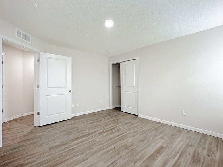 More Photos Of 9556 Hood Rd, Jacksonville Apartments For Sale