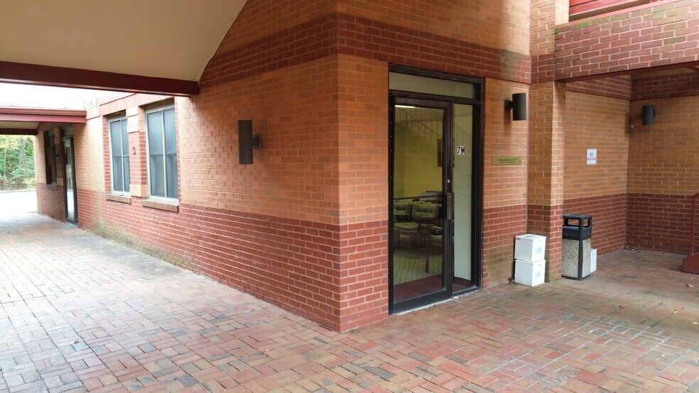 More Photos Of 7 Post Office Rd, Waldorf Medical For Sale