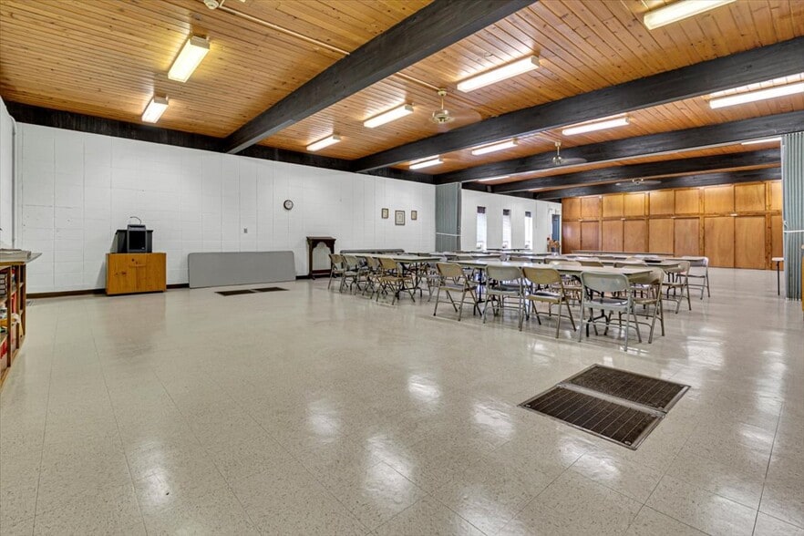 More Photos Of 17200 E 39th St S, Independence Religious Facility For Sale
