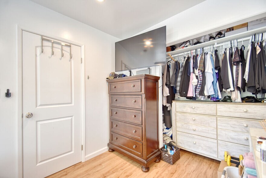More Photos Of 1717-1721 Morton Ave, Los Angeles Apartments For Sale