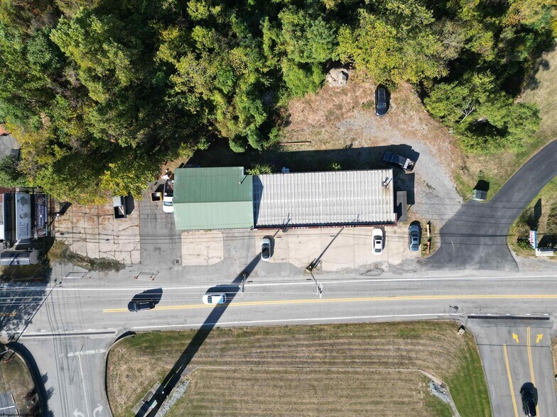 More Photos Of 109 Lodgeville Rd, Bridgeport Auto Repair For Sale