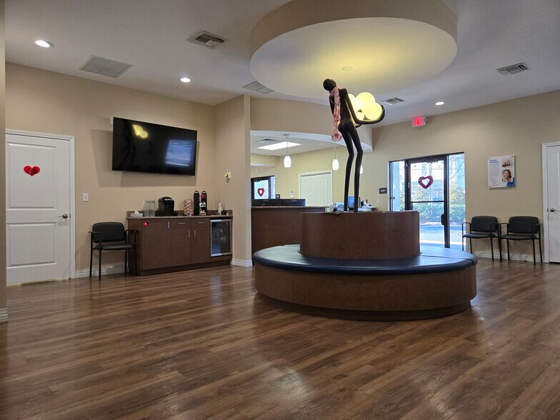 More Photos Of 13555 Automobile Blvd, Clearwater Medical For Lease