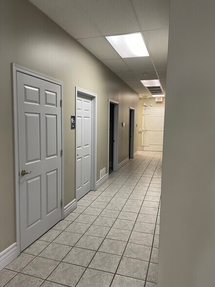 More Photos Of 1401 E Douglas Ave, Wichita Office For Lease