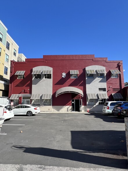 Primary Photo Of 1543 Pacific Ave, Santa Cruz Storefront Retail Office For Lease