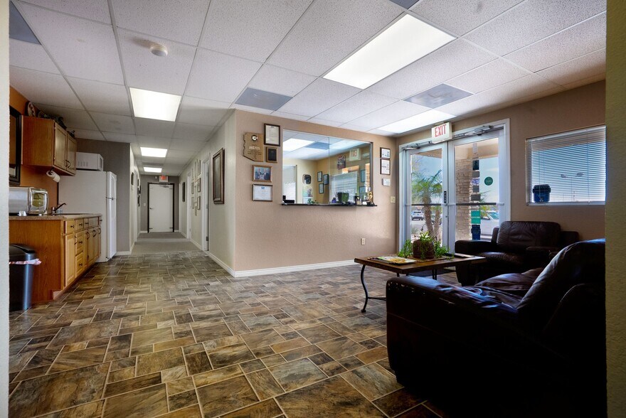 More Photos Of 870 W Apache Trl, Apache Junction General Retail For Sale