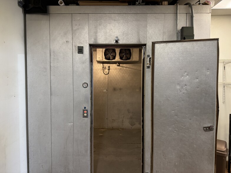 More Photos Of 1270-1280 Montauk Hwy, Oakdale Unknown For Lease