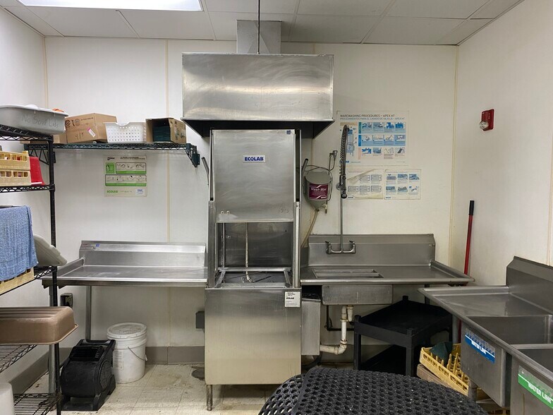 More Photos Of 944 Center Ave, Oostburg Restaurant For Sale