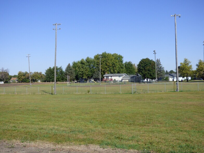 More Photos Of 409 Guide St N, Welcome Land For Sale