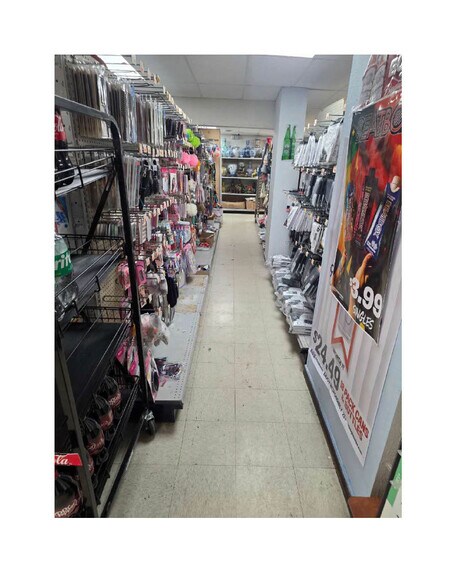 More Photos Of 720 S Jefferson St, Perry Freestanding For Sale