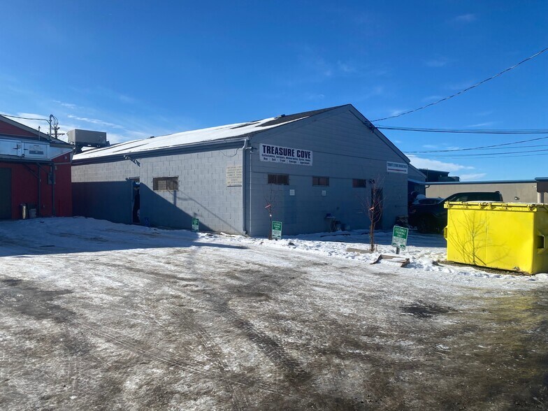 More Photos Of 120 1st Ave NE, Airdrie Storefront For Sale