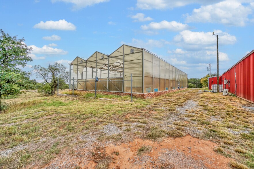 More Photos Of 42851 E County Road 1470, Lone Wolf Land For Sale
