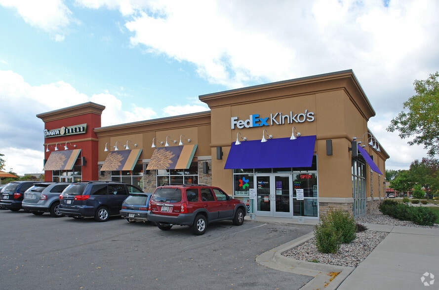 More Photos Of 1606-1608 S Main St, West Bend Freestanding For Lease