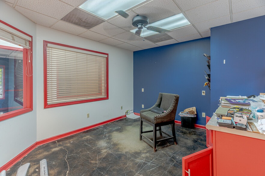 More Photos Of 301 Burke Ave, Jonesboro Warehouse For Sale
