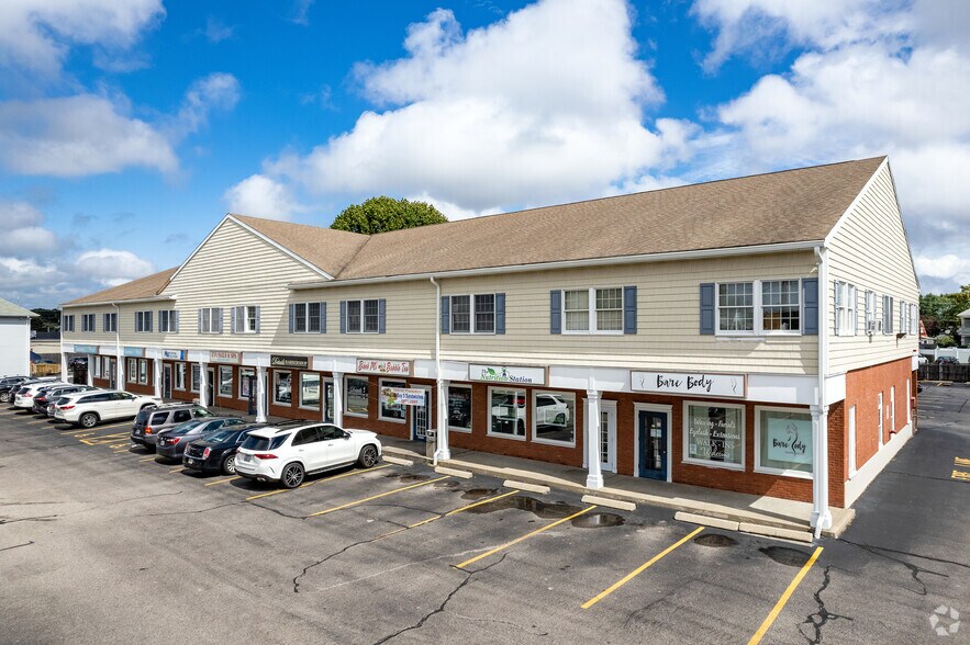 935 Park Ave, Cranston, RI 02910 Retail For Lease