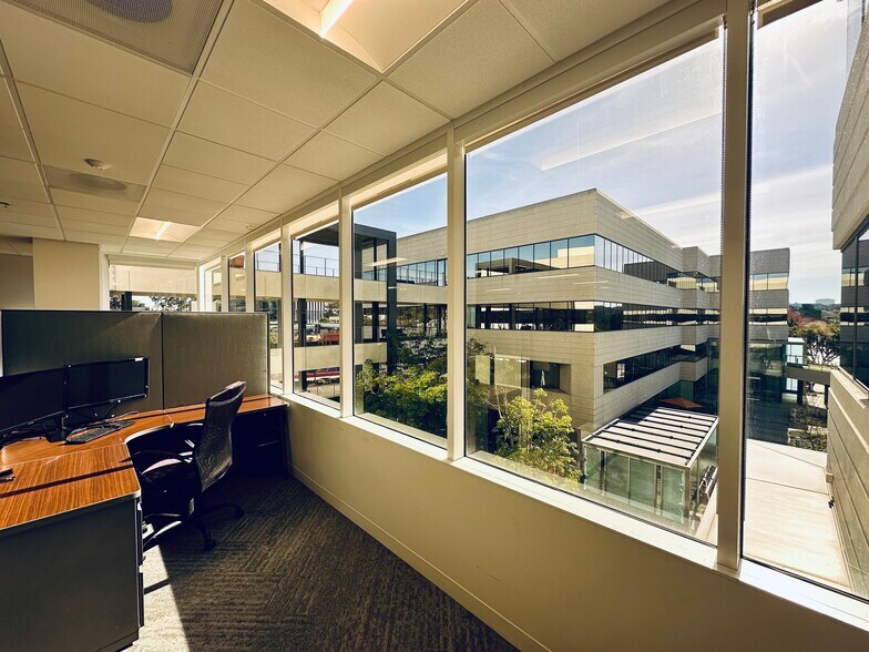 More Photos Of 9868 Scranton Rd, San Diego Office For Lease
