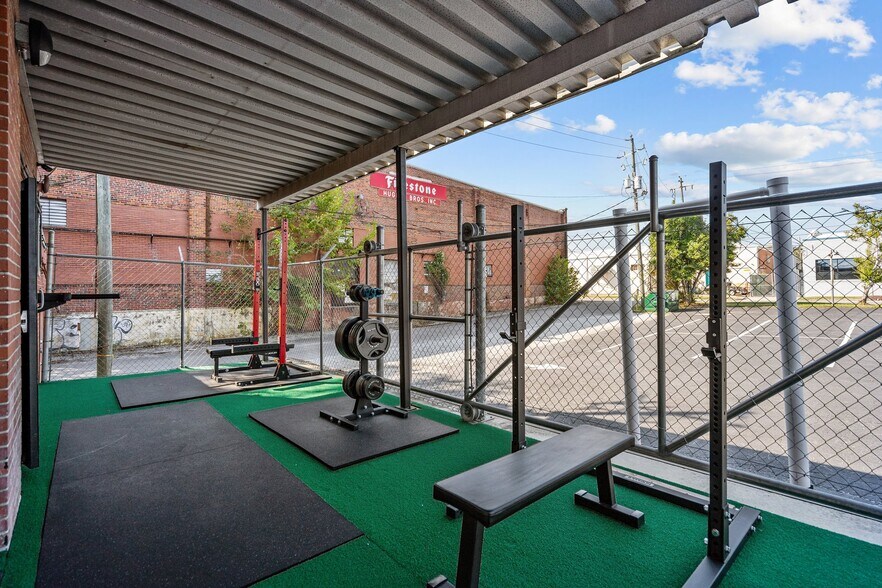 More Photos Of 1108 Princess St, Wilmington General Retail For Sale