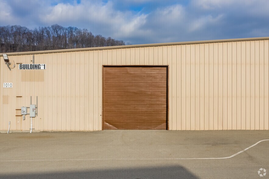 More Photos Of 1010 Franklin Dr, Smock Unknown For Lease