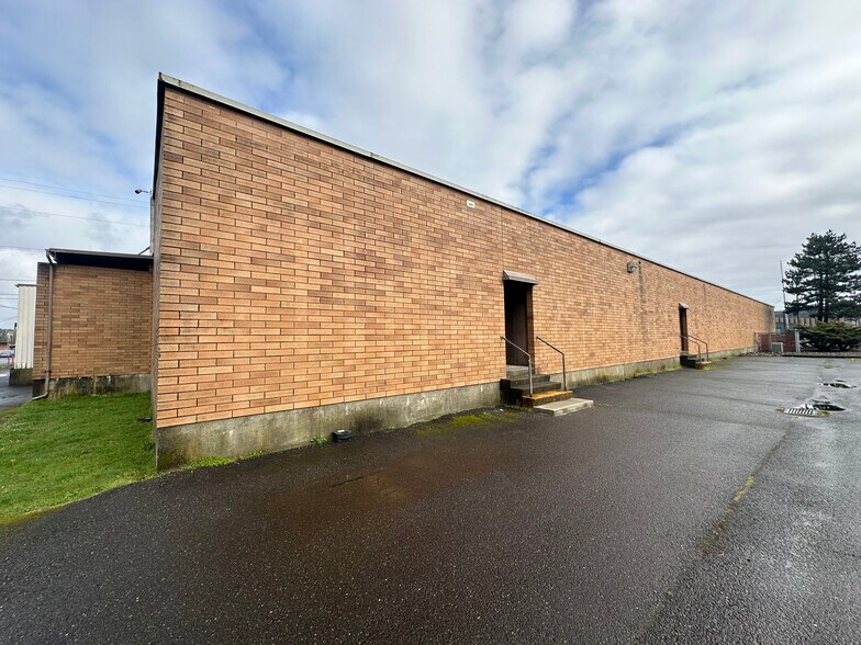 More Photos Of 315 S Michigan St, Aberdeen Office For Sale