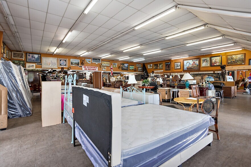 More Photos Of 40-60 E 5th St, Apopka Storefront For Lease