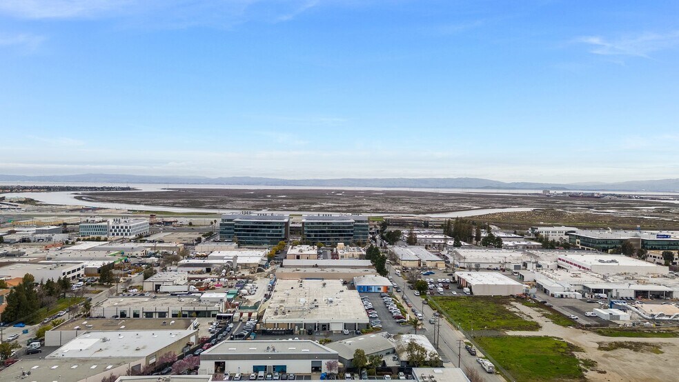More Photos Of 1010 Commercial St, San Carlos Research And Development For Lease