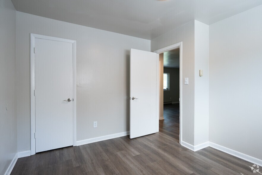 More Photos Of 420 S 21st Ave, Hopewell Apartments For Sale