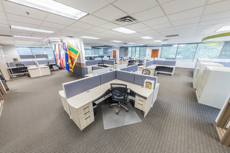 More Photos Of 6201 Corporate Dr, Indianapolis Office For Sale