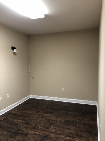 More Photos Of 4124 Chattahoochee Ter, Duluth Office For Sale