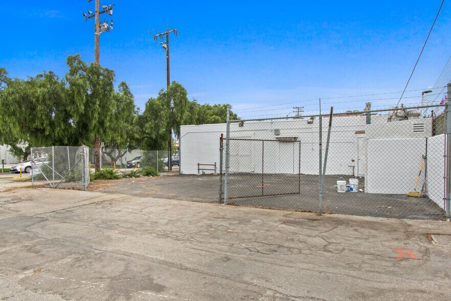 More Photos Of 1804 Lincoln Blvd, Santa Monica Storefront For Lease