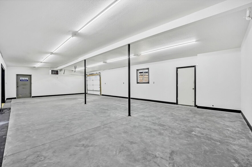 More Photos Of 624 S 29th St, Colorado Springs Light Manufacturing For Lease