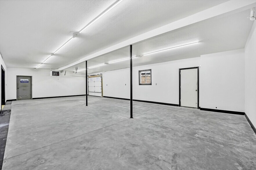 More Photos Of 624 S 29th St, Colorado Springs Light Manufacturing For Sale