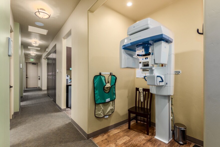 More Photos Of 261 W Duval Rd, Green Valley Medical For Sale